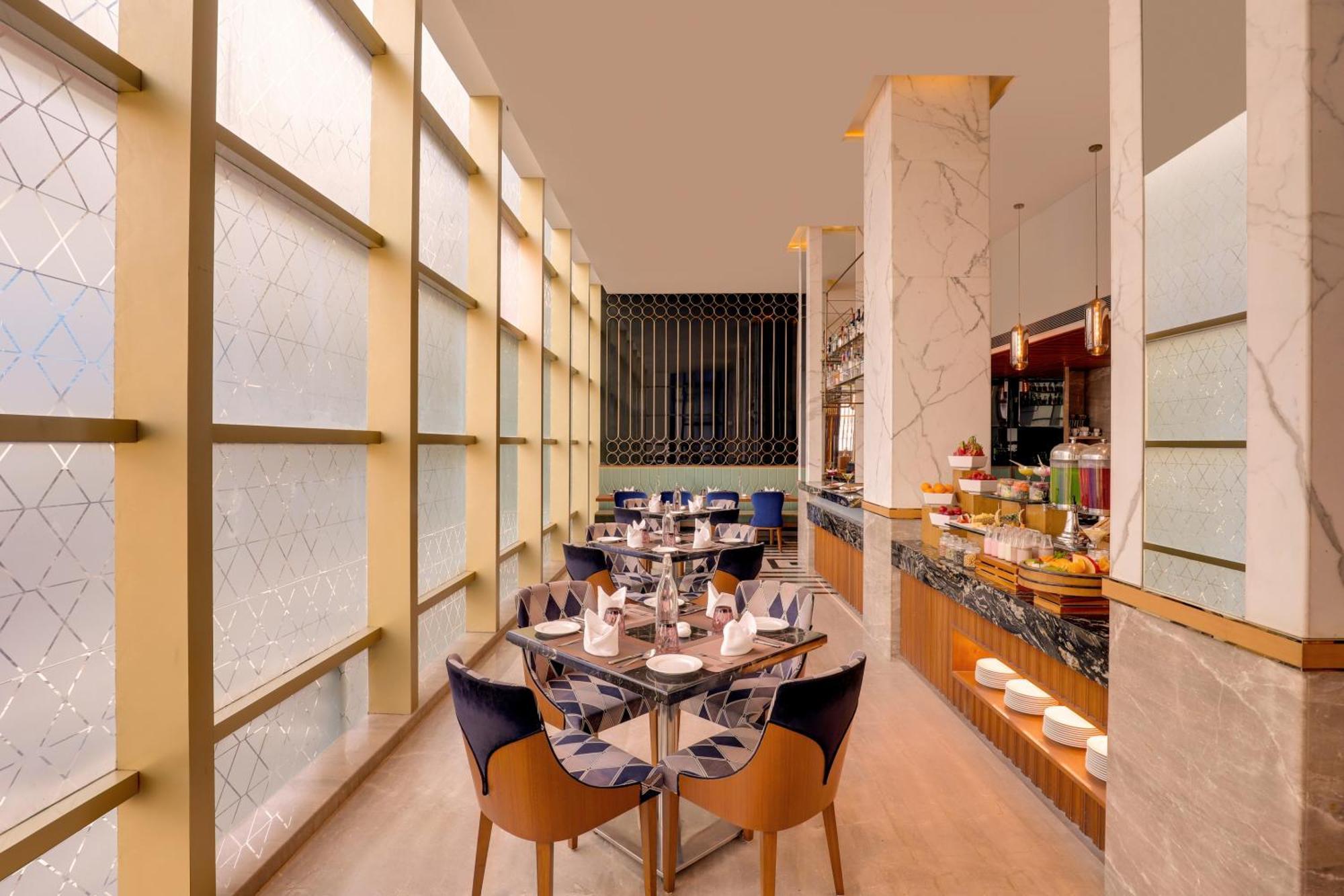 Lemon Tree Premier, Malad, Mumbai — Foto’s 1